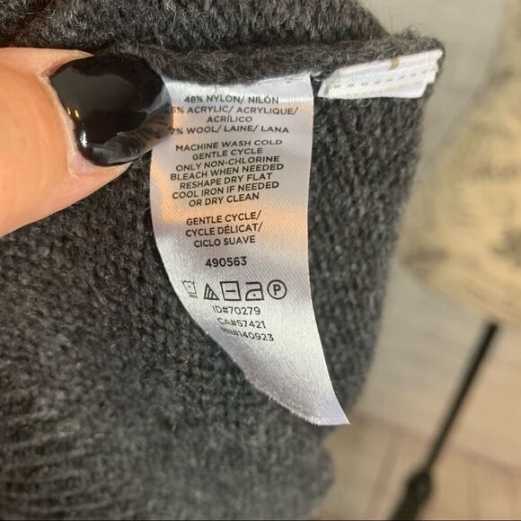 Women's Loft Crew Neck Grey Sweater size MP Wool Blend - Picture 8 of 8